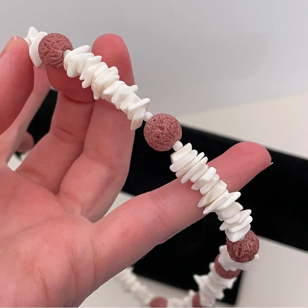 Vintage HAWAIIAN Real CORAL Puka Shell Mermaid Tropical Vacation Summer Necklace
